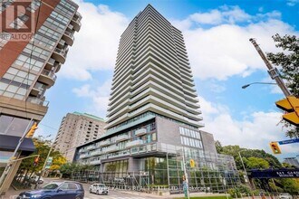 Building Photo - 1815 Yonge St