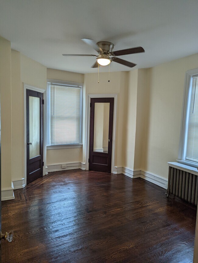 Building Photo - 27 S 59th St