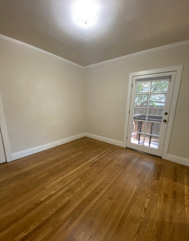 Foto del edificio - Beautiful 2bd/1ba 878 sq. ft. property located in Midtown Sacramento!