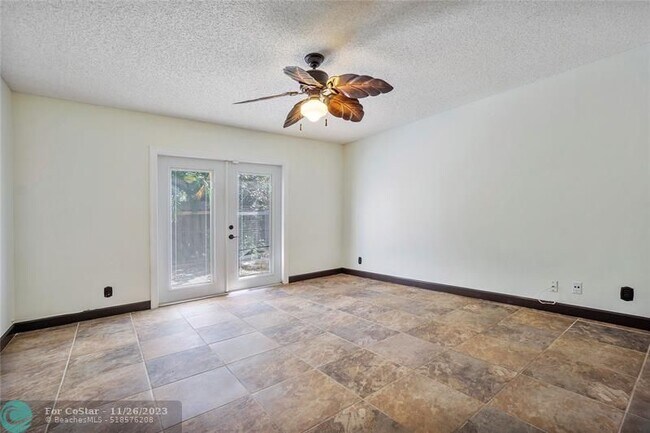 Foto del edificio - 1714 Shoreside Cir