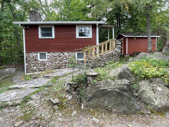 Building Photo - 7 Blueberry Hill