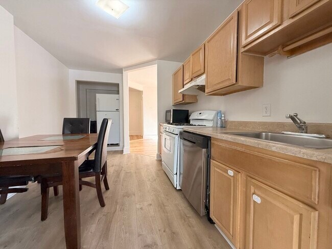 Foto del edificio - 9-11 Richardson St