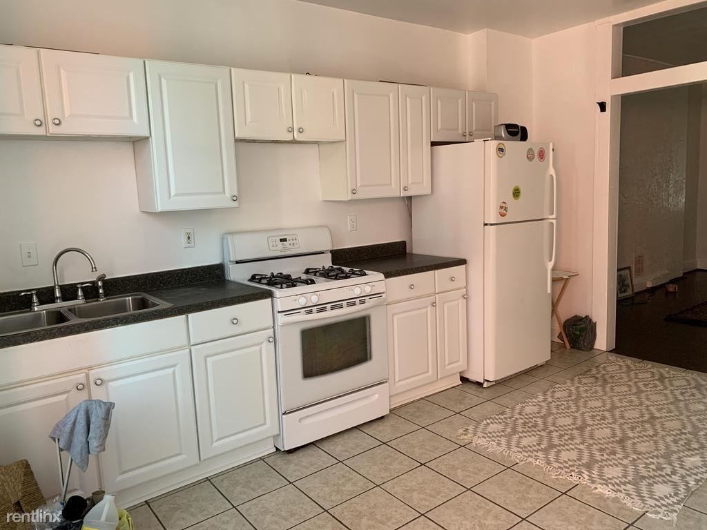 Primary Photo - 3 br, 1 bath Apartment - 2112 W Saratoga St