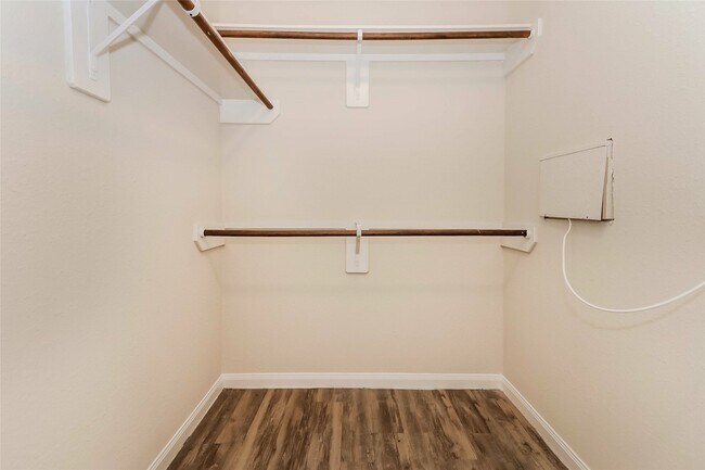 Foto del edificio - 5707 S Brenwood Dr