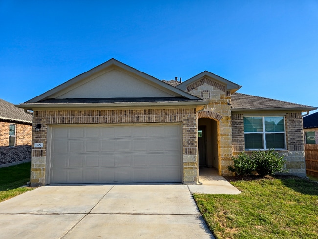Building Photo - 109 Brody Ln