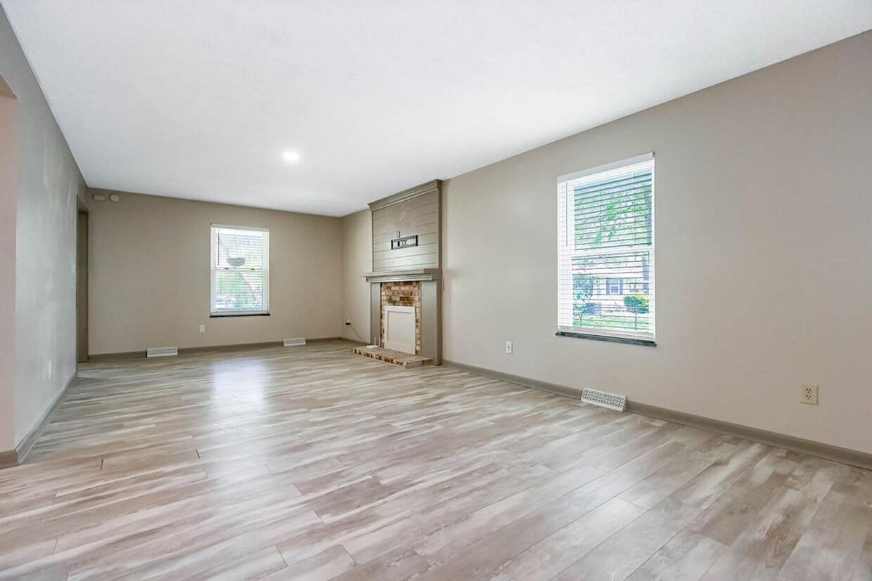Primary Photo - Stylish Independence Home by Glendale Park