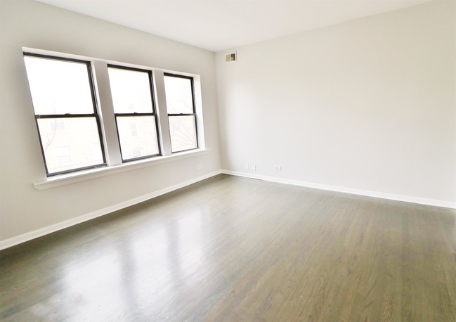 Building Photo - 2652 W 64th St