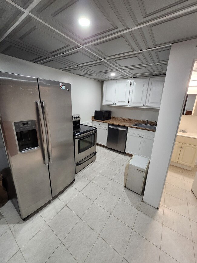 Building Photo - 44 Nashua St