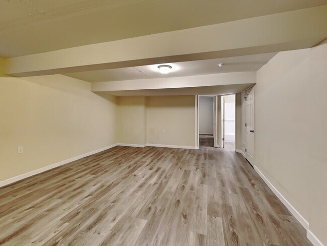 Building Photo - 5798 Charlotte Pkwy