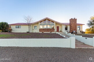 Building Photo - 1060 Kellis Rd