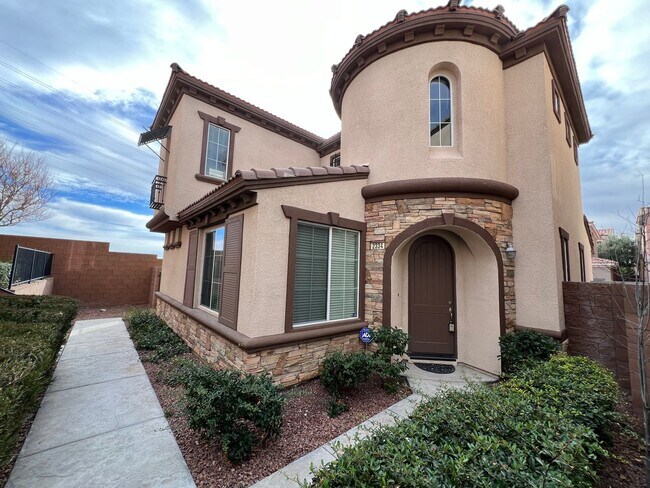 Building Photo - 3BD/2.5BA GUARD GATED SUMMERLIN HOME!