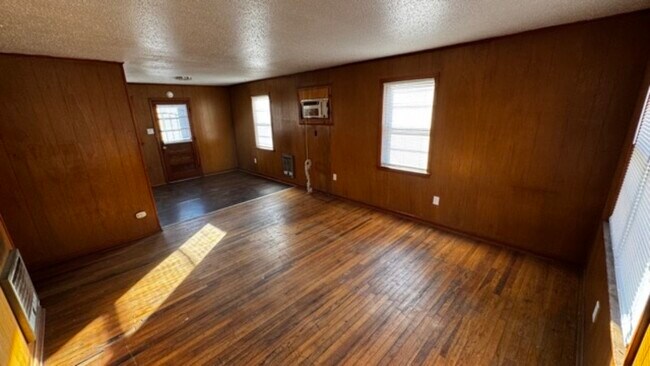 Foto del edificio - 77 Navy Dr