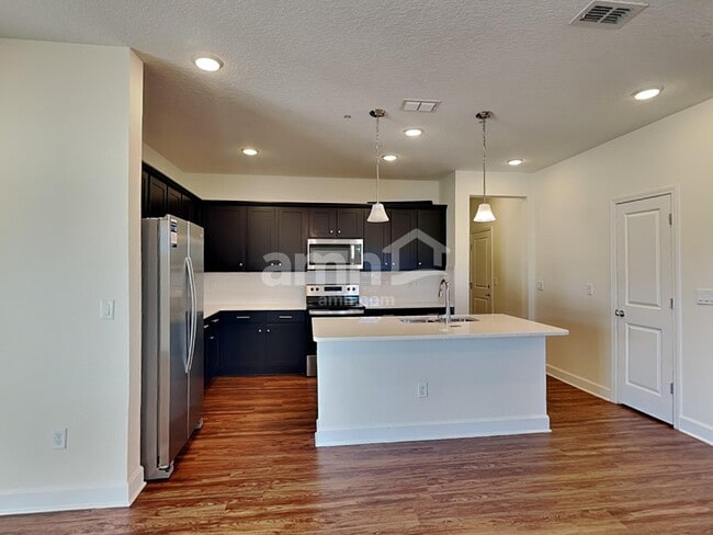 Foto del edificio - 3014 Rolling Acrs Rd