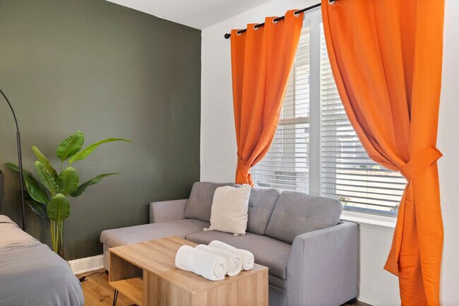 Foto del edificio - 1131 Fairway Green Ln