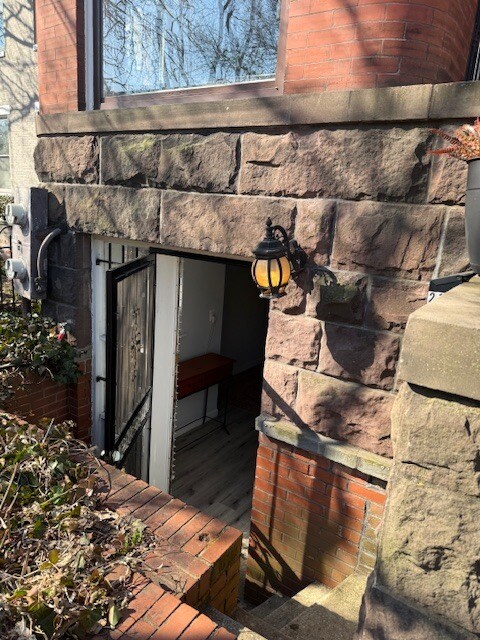 Foto del edificio - 219 9th St SE