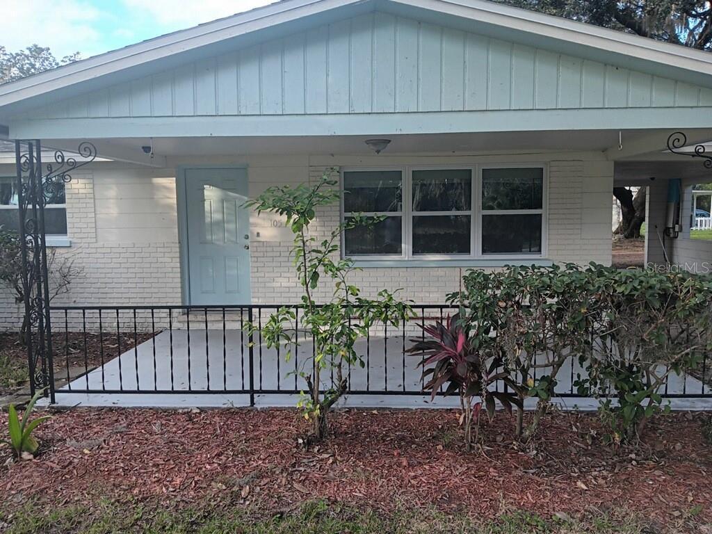 Primary Photo - 105 W Carter Rd
