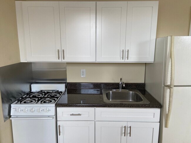 870 Market St, Apto. 7 - 870 W Market St