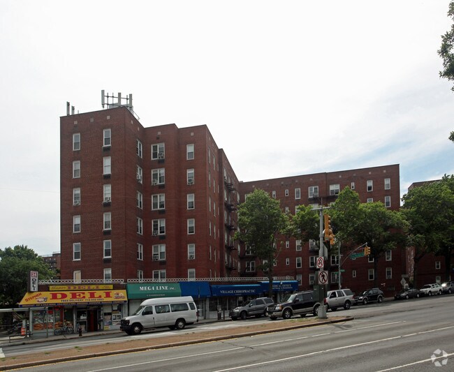 61276135 Woodhaven Blvd, Rego Park, NY 11374 Apartments Rego Park, NY