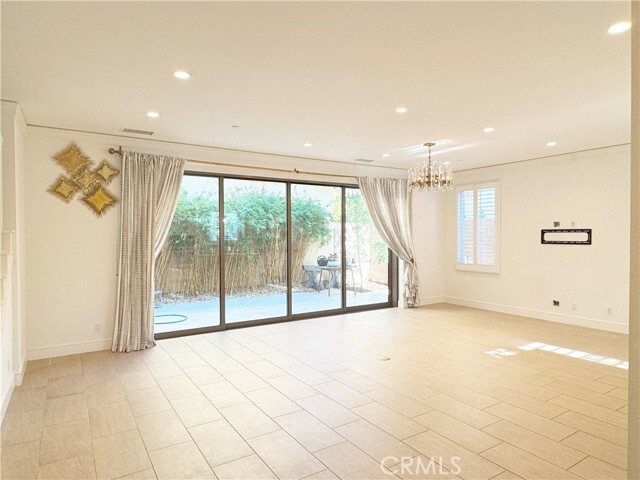 Building Photo - 184 Villa