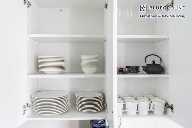 Foto del edificio - 877 Heatherstone Way