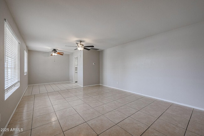 Building Photo - 1120 E Palo Verde Dr