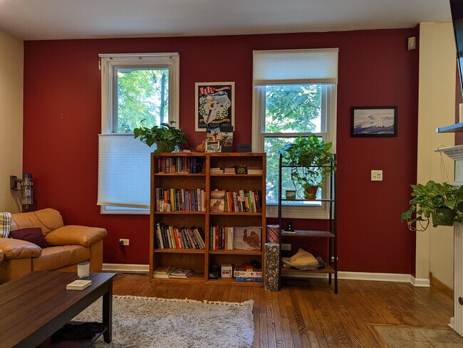 Foto del edificio - 2629 N Seminary Ave