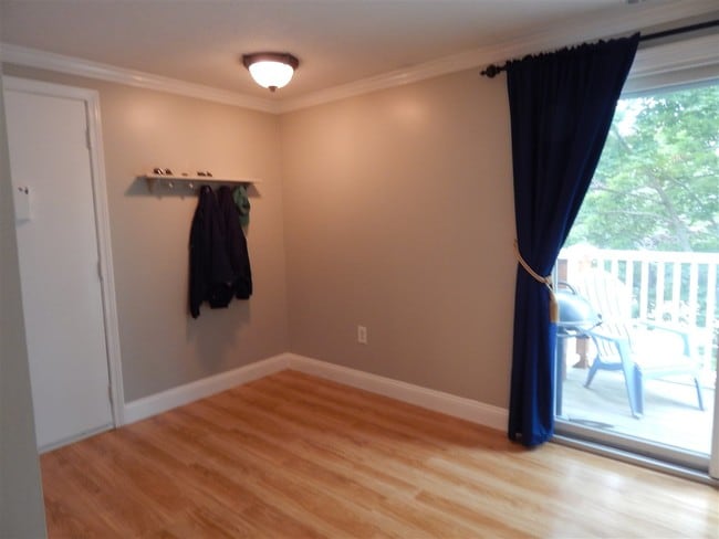 Building Photo - 11 Seabury