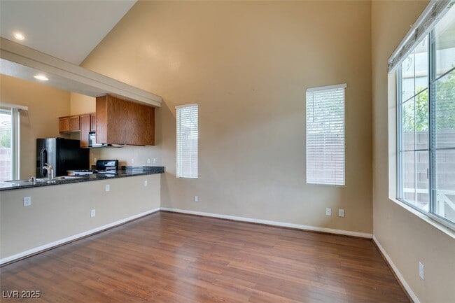 Foto del edificio - 7909 Home Light St