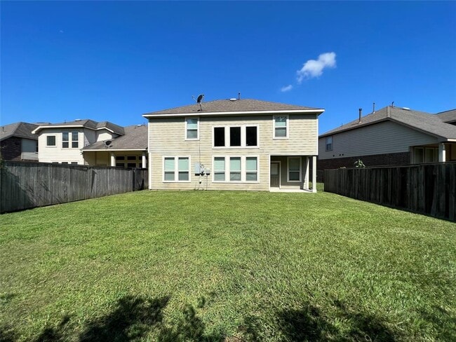 Building Photo - 11 Sagamore Ridge Pl