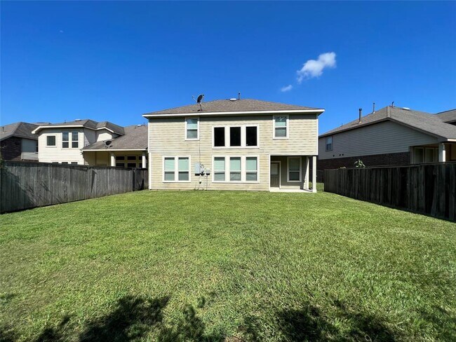 Foto del edificio - 11 Sagamore Ridge Pl