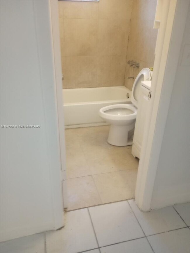 Foto del edificio - 3128 NW 13th Ave