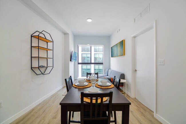 Foto del edificio - 136 NW 26th St