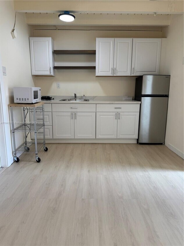 Foto del edificio - 630 SW 62nd Ct