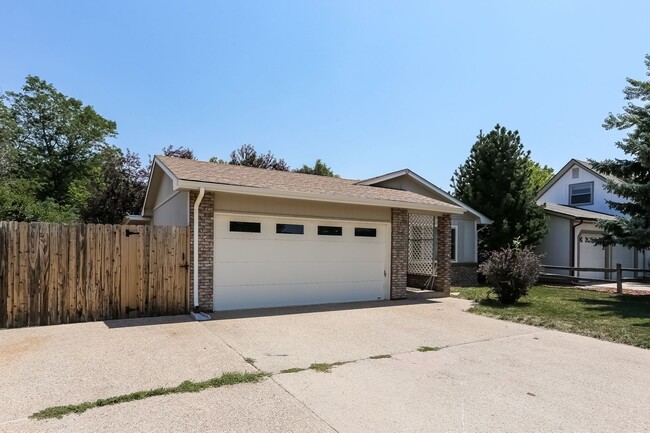 Building Photo - 824 Kimball Rd