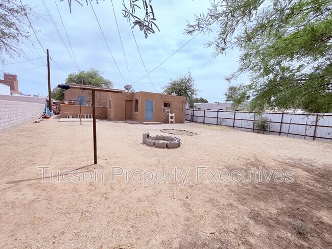 Foto del edificio - 1233 E Mabel St