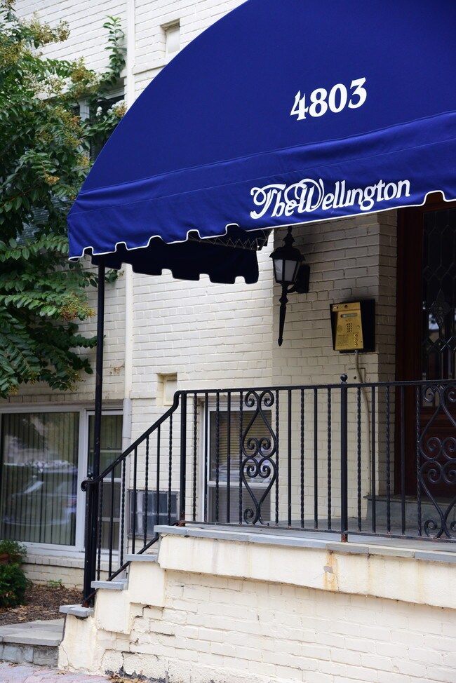 Foto del edificio - 4803 Wellington Dr
