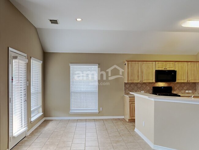Building Photo - 214 Autumn Creek Ln