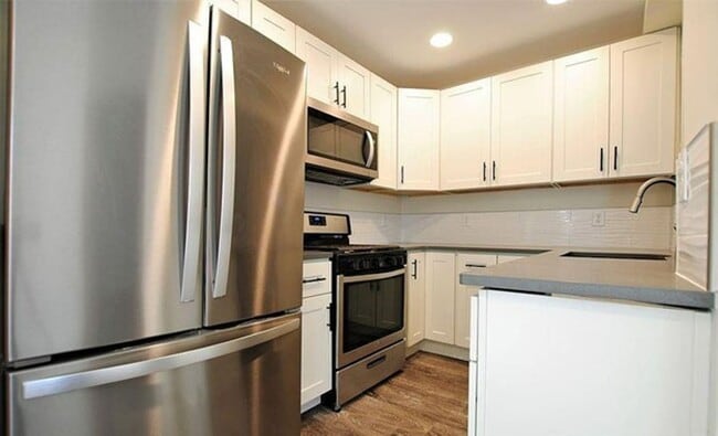 114-116 38th St - 114-116 38th St Apartment