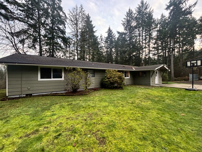 Foto del edificio - 4920 Gravelly Beach Rd NW