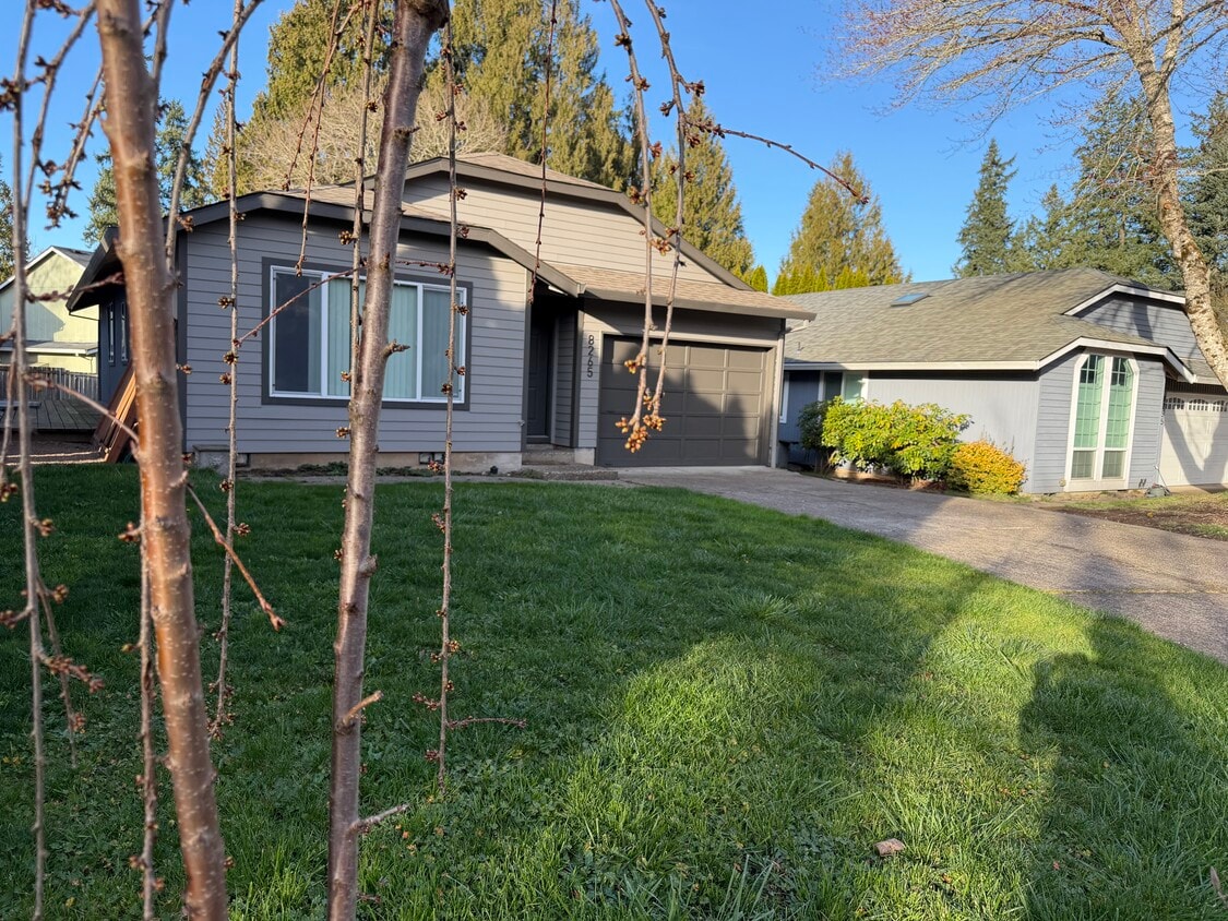 Photo - 8265 SW Fanno Creek Dr (Tigard, OR)