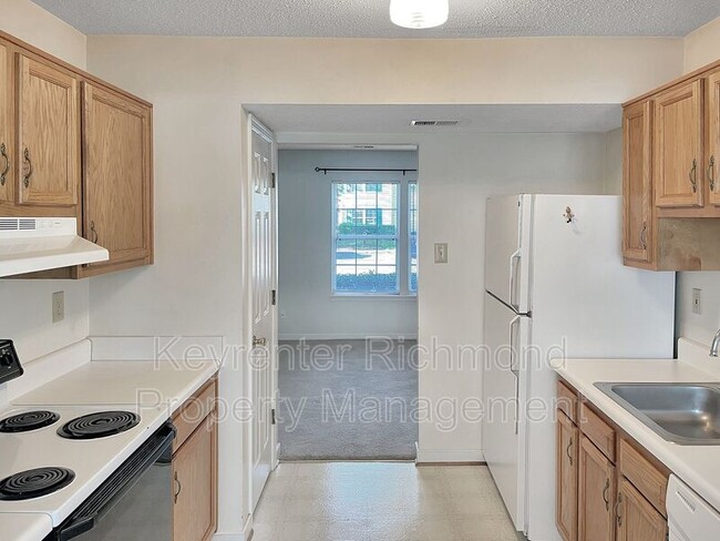 Building Photo - 3001 Sara Jean Terrace