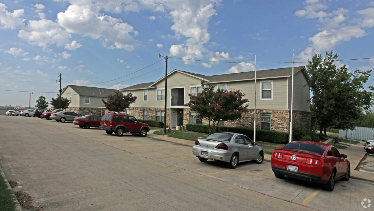 Primary Photo - Rhome Apartments