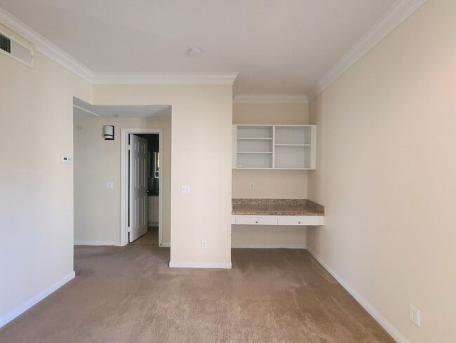 Foto del edificio - Spacious Condo Available at The Missions