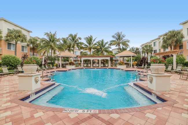 Building Photo - 2310 Myrtlewood Cir E