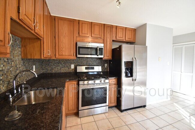 Building Photo - 5151 Queensdale Dr