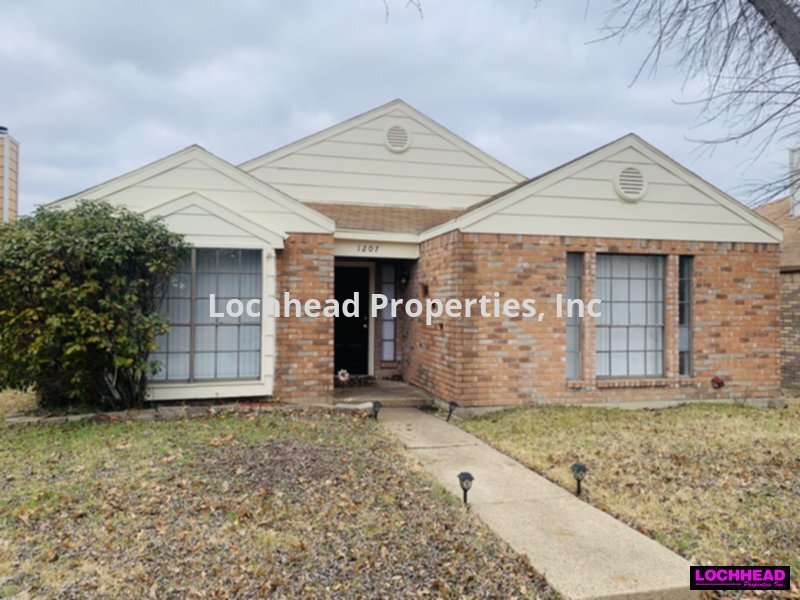 Foto principal - 1207 Thistle Dr