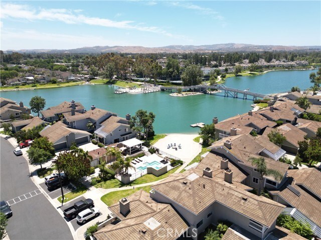 Foto del edificio - 7 Lakeview