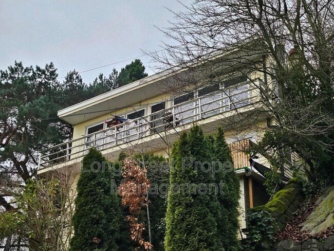 Foto del edificio - 801 SW Broadway Dr