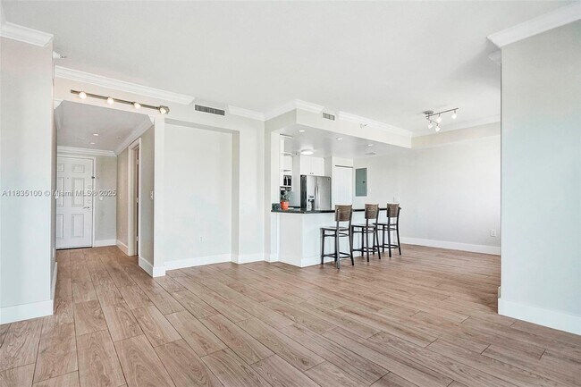 Building Photo - 1627 SW 37th Ave