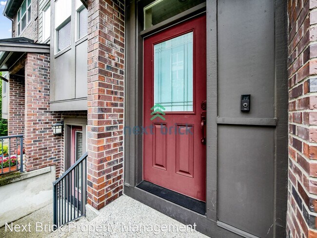 Foto del edificio - 3 br, 2.5 bath House - 972 NE Discovery Dr,